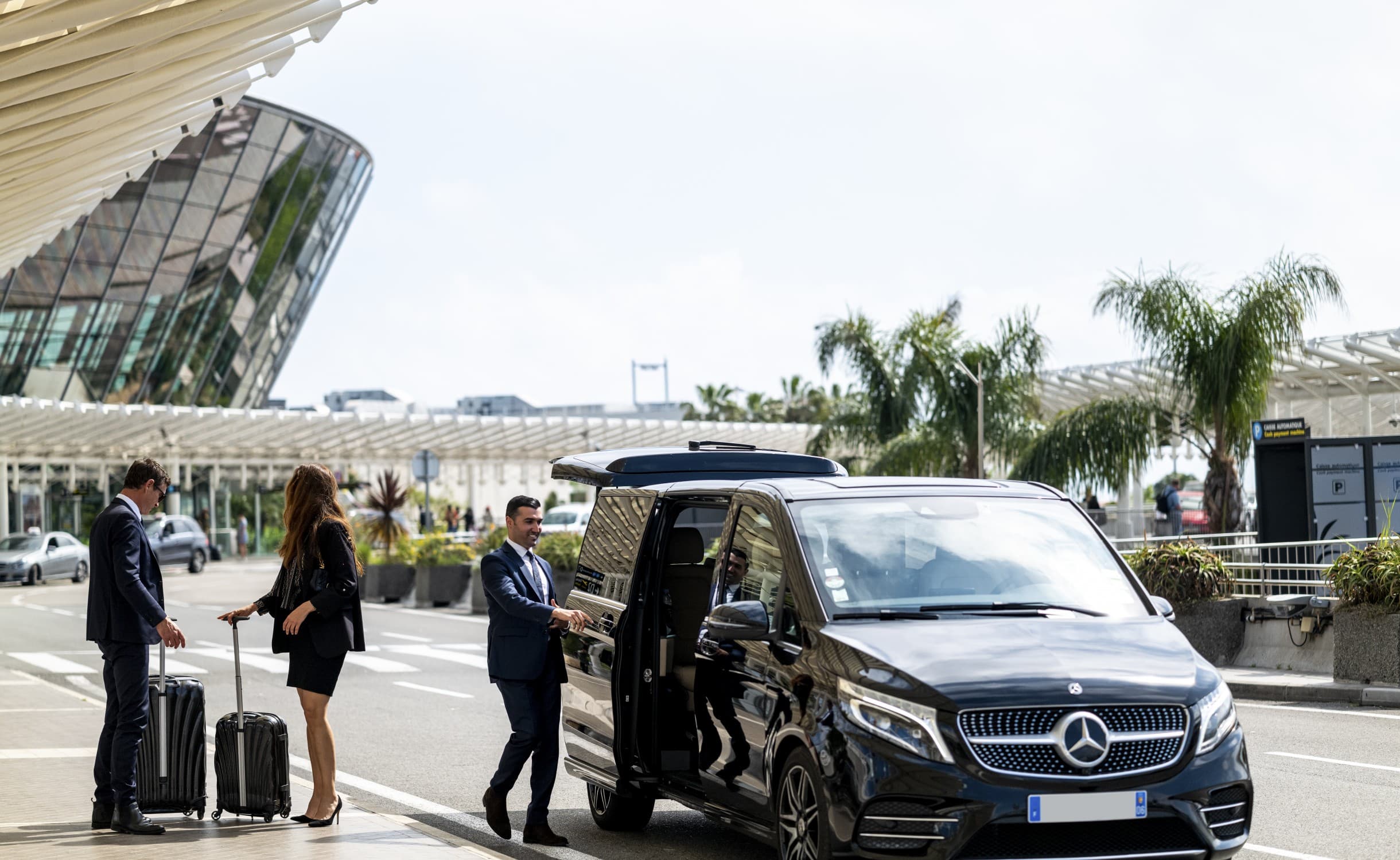 VIP araç kiralama — şoförlü lüks araç ile havalimanı transferi